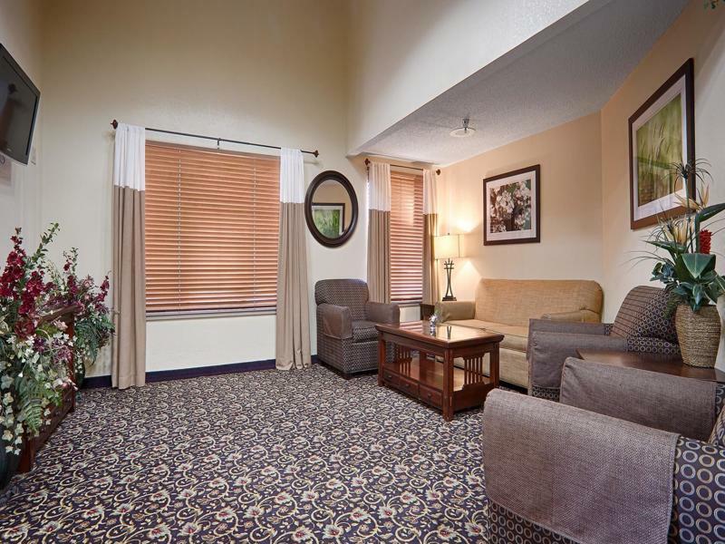 Quality Inn & Suites Lawrence - University Area Exterior foto